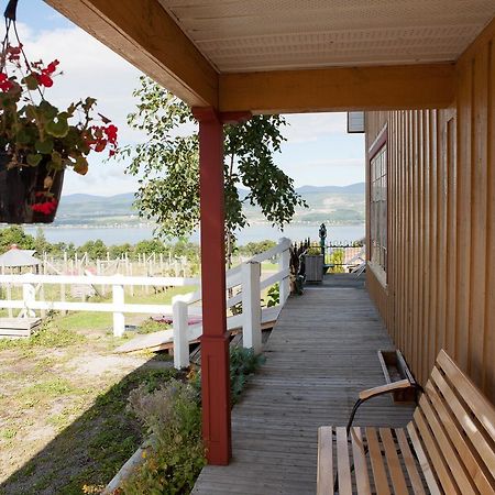 Auberge au Poste de Traite Sainte-Famille Extérieur photo