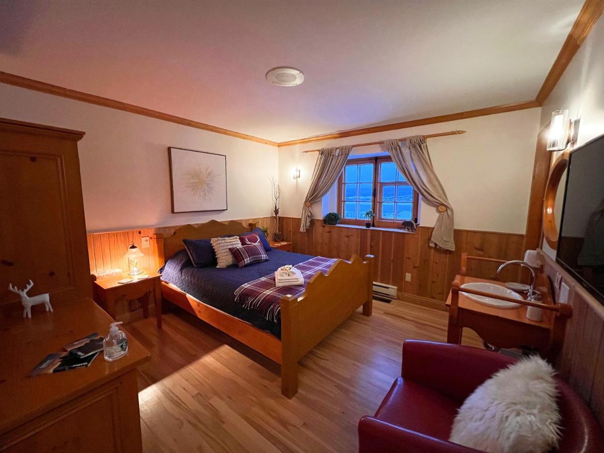 Auberge au Poste de Traite Sainte-Famille Extérieur photo