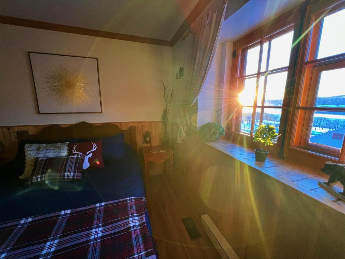 Auberge au Poste de Traite Sainte-Famille Extérieur photo