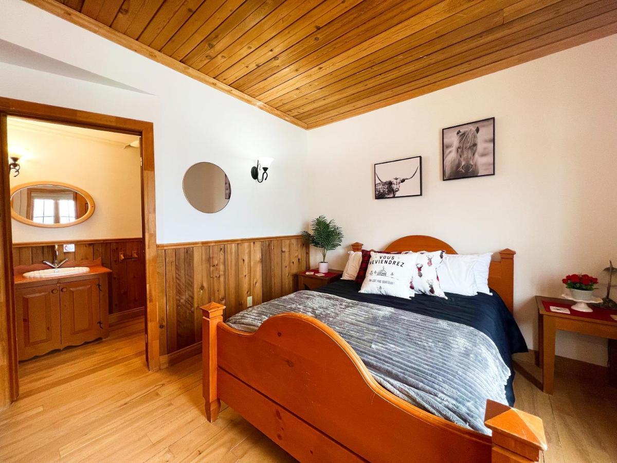 Auberge au Poste de Traite Sainte-Famille Extérieur photo