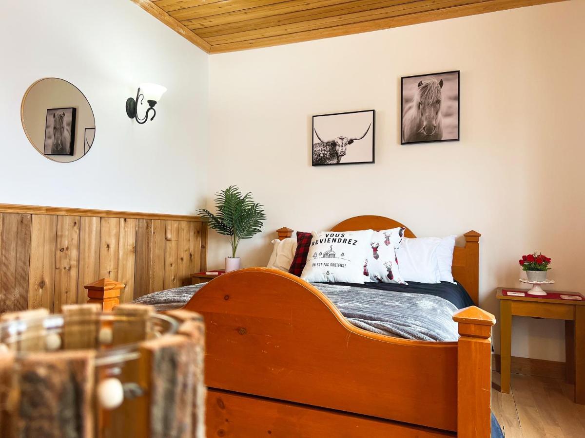 Auberge au Poste de Traite Sainte-Famille Extérieur photo