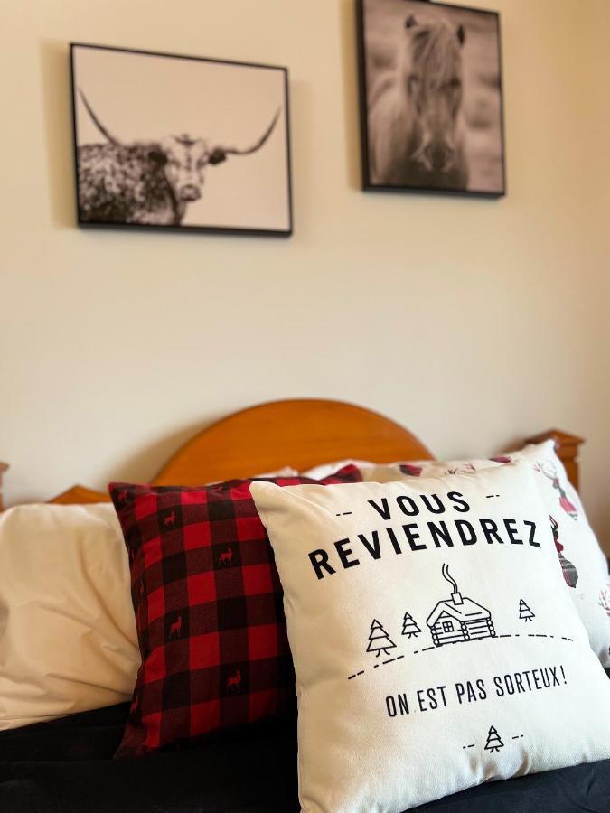 Auberge au Poste de Traite Sainte-Famille Extérieur photo