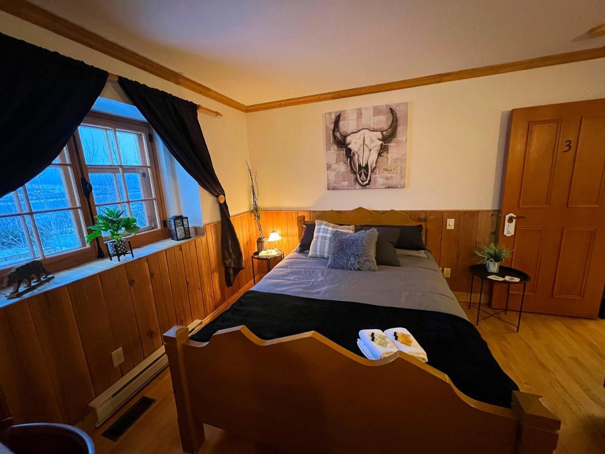 Auberge au Poste de Traite Sainte-Famille Extérieur photo