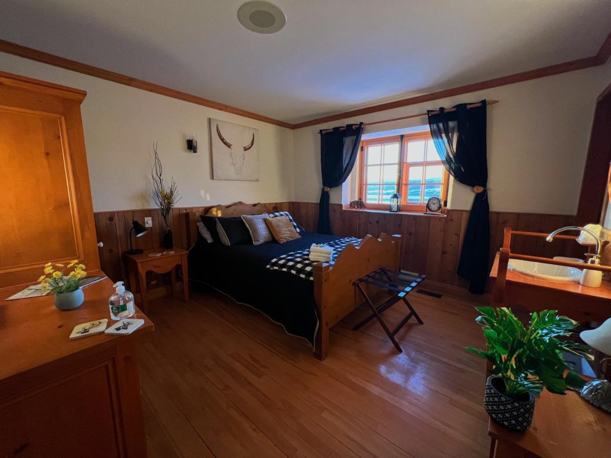 Auberge au Poste de Traite Sainte-Famille Extérieur photo