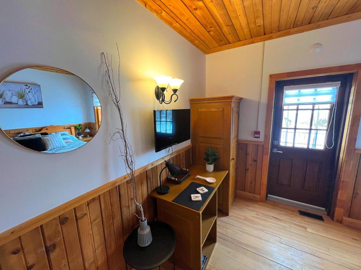 Auberge au Poste de Traite Sainte-Famille Extérieur photo