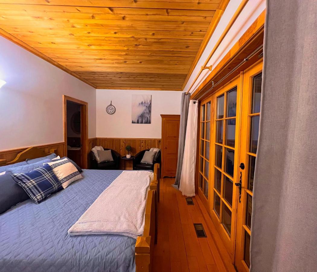 Auberge au Poste de Traite Sainte-Famille Extérieur photo